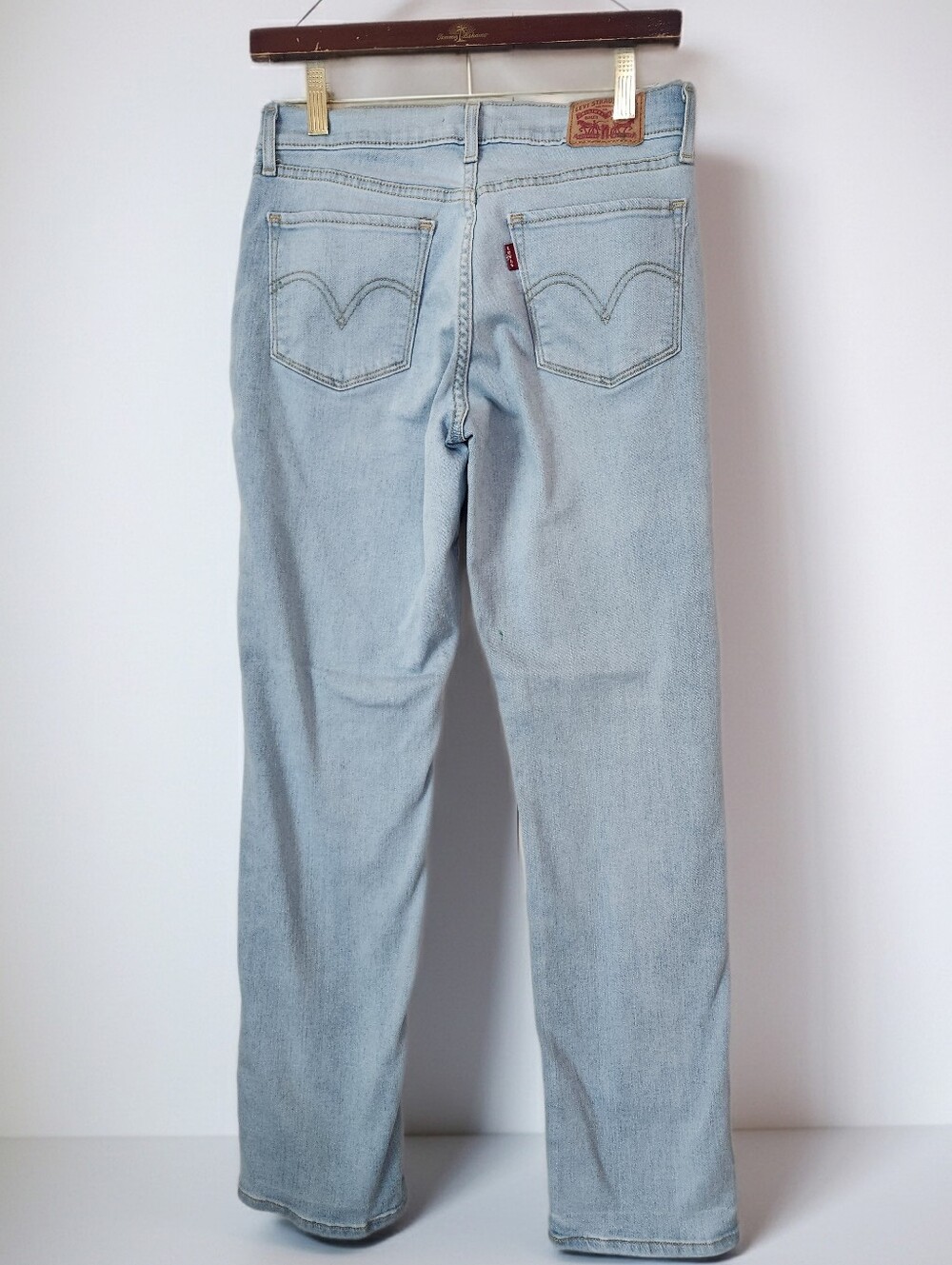 Levi's Straight Leg Jeans in Light Blue Wash